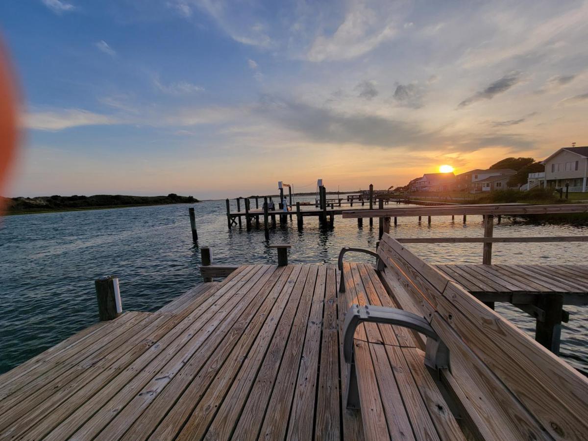 Waterfront, Dock, Hot Tub, Kayaks, King Bedroom With Amazing Views, Relaxation, 2 Miles To The Beach Cedar Point Dış mekan fotoğraf